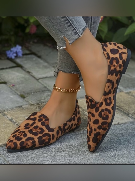 Shoes - NWT Leopard Print Pointed Toe Women’s Flats